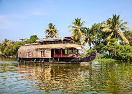 BEST SELLING ALLEPPEY-MUNNAR KERALA WEEKEND TOUR